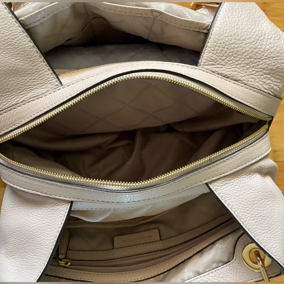 π NWOT Michael Kors βRavenβ Large Shoulder Bag π - Picture 5 of 14